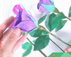 Cách làm hoa hồng bằng giấy nhún đơn giản